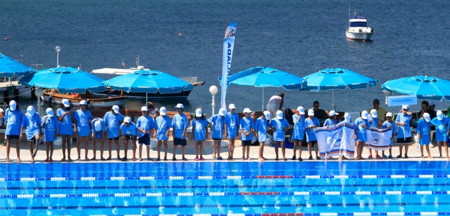 Sporcularımız Yarışlardan önce saygı duruşunda ve konuşmaları dinlerken Sporcularimiz_2.jpg